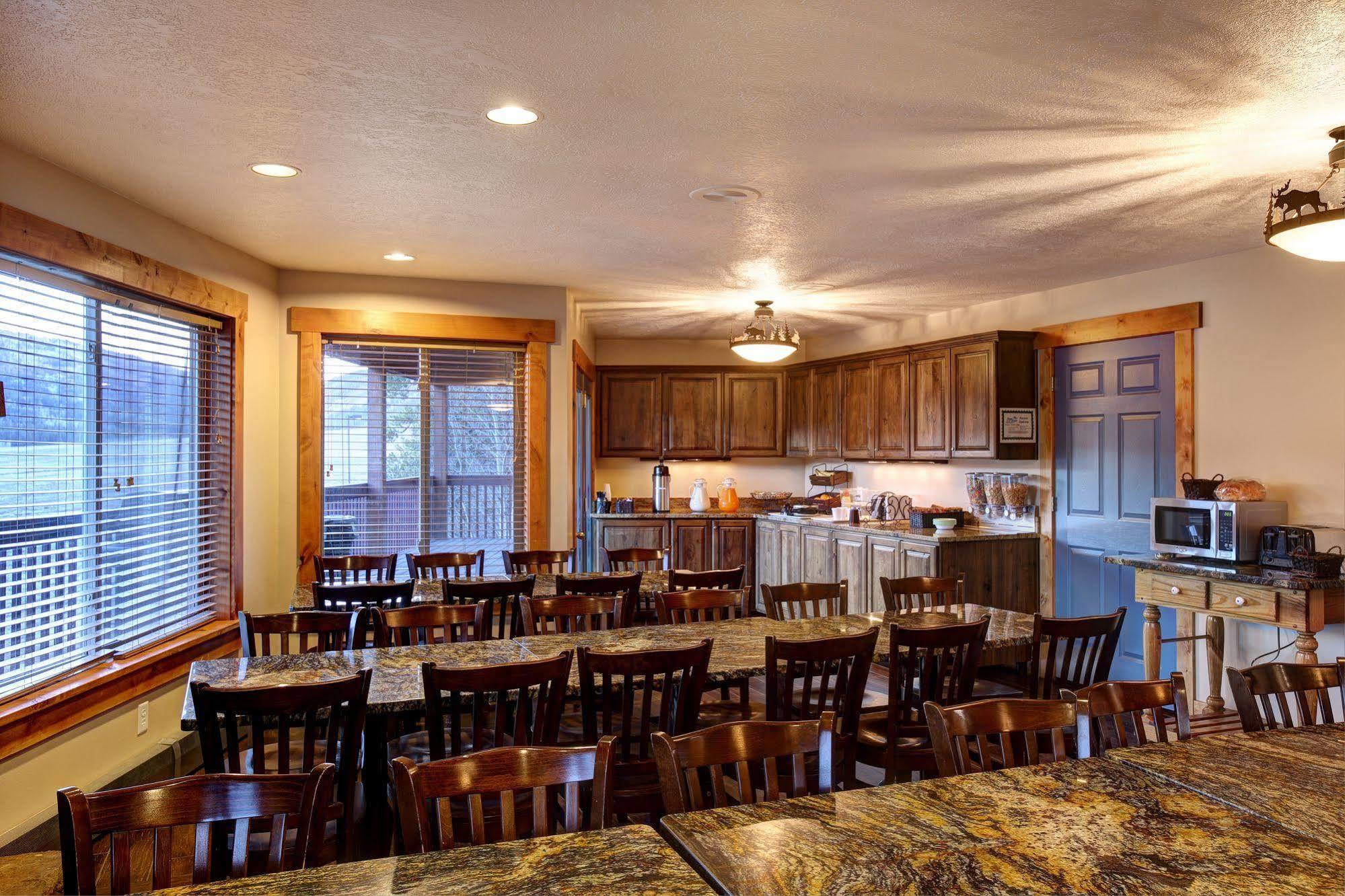 Beaver Creek Lodge 洛根 外观 照片